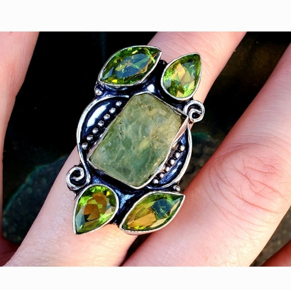 New Rough Green Kyanite & Peridot 925 Silver Ring. - Picture 4 of 14